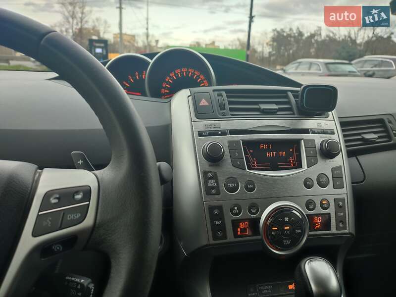 Минивэн Toyota Verso 2010 в Киеве