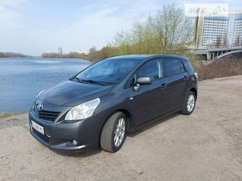 Toyota Verso 2010