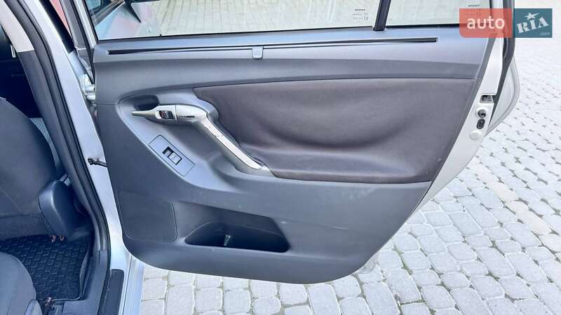 Минивэн Toyota Verso 2009 в Каменец-Подольском фото 30 Минивэн Toyota Verso 2009 в Каменец-Подольском