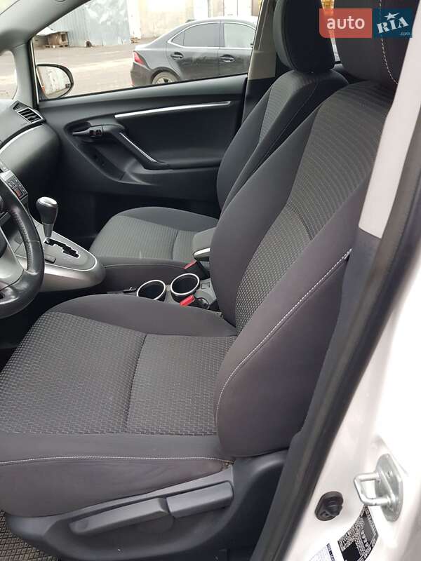 Минивэн Toyota Verso 2014 в Черкассах