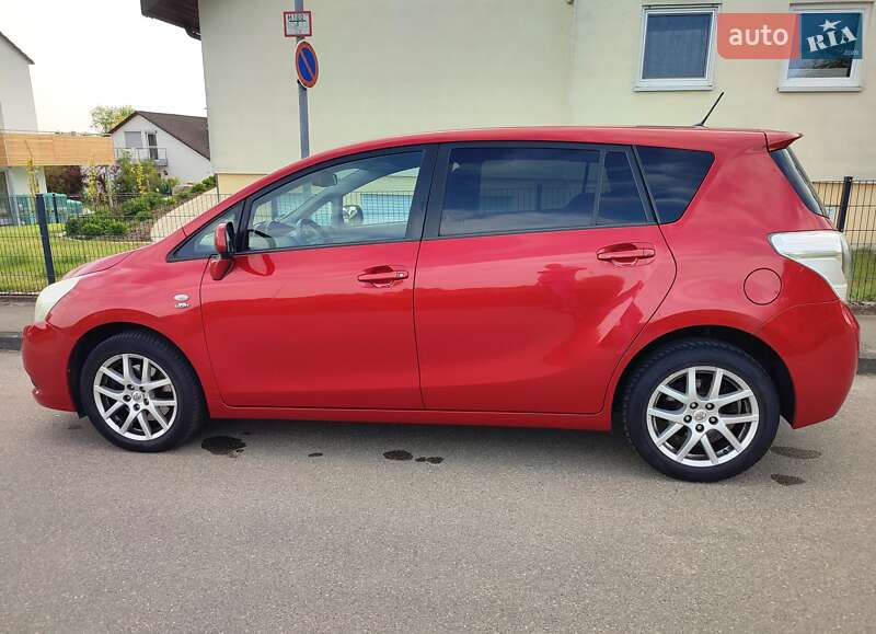 Мінівен Toyota Verso 2009 в Хмельницькому