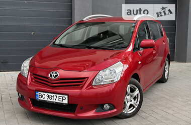 Минивэн Toyota Verso 2010 в Тернополе