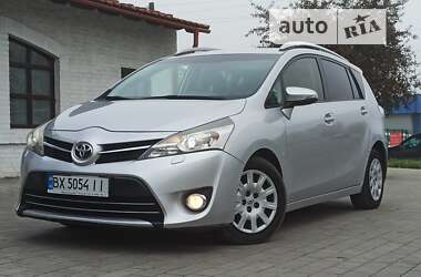 Минивэн Toyota Verso 2014 в Красилове