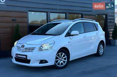 Минивэн Toyota Verso 2010 в Ровно