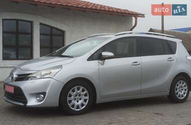 Мінівен Toyota Verso 2014 в Красилові