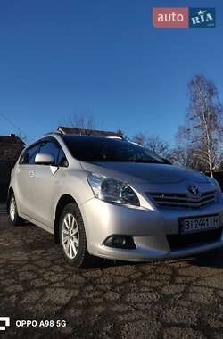 Мінівен Toyota Verso 2011 в Полтаві