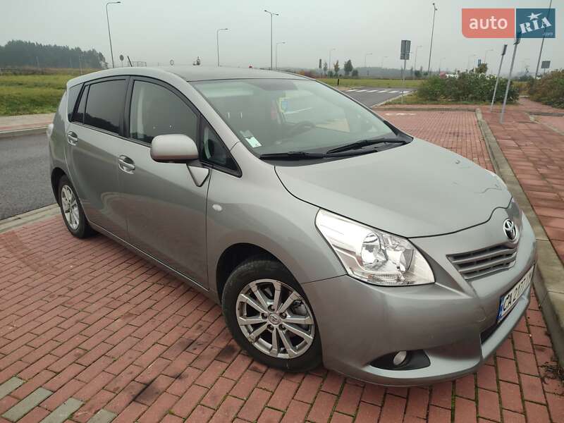 Toyota Verso 2011
