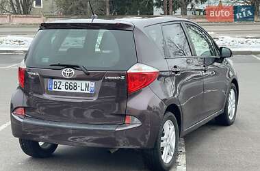 Минивэн Toyota Verso 2011 в 