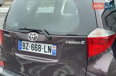 Минивэн Toyota Verso 2011 в 