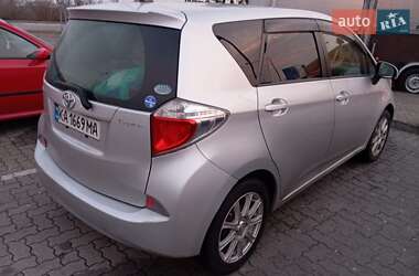 Мінівен Toyota Verso 2012 в 