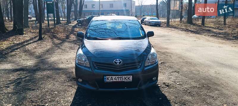 Toyota Verso 2012