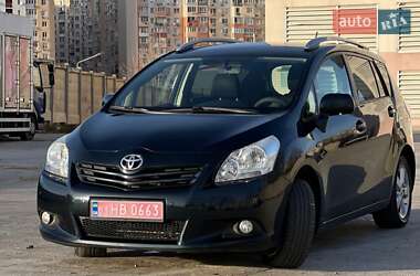 Мінівен Toyota Verso 2012 в Одесі