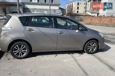 Минивэн Toyota Verso 2014 в 