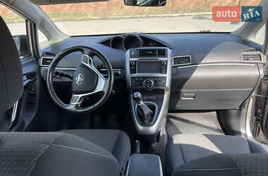 Минивэн Toyota Verso 2014 в 