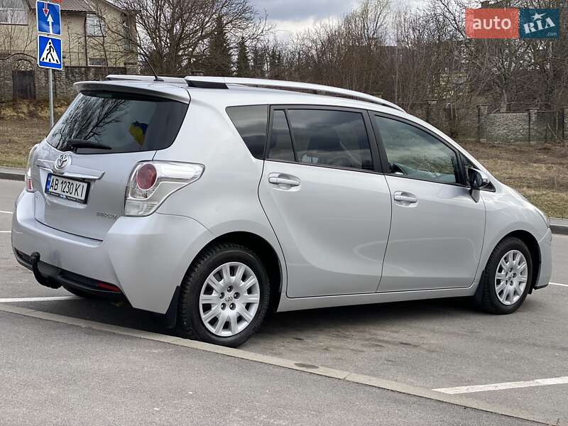 Мінівен Toyota Verso 2015 в Вінниці