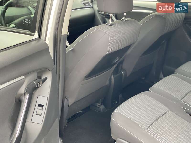 Мінівен Toyota Verso 2015 в Вінниці