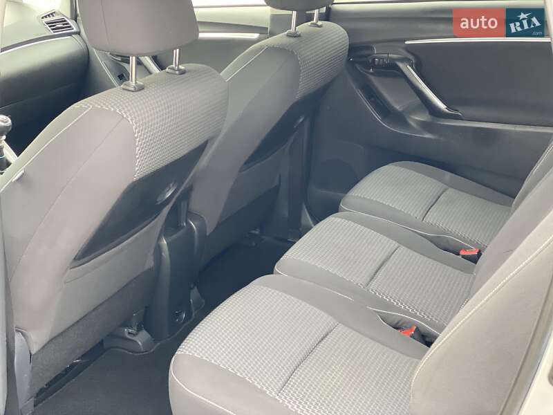 Мінівен Toyota Verso 2015 в Вінниці