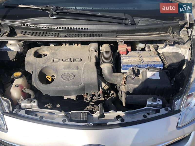 Минивэн Toyota Verso 2011 в Луцке