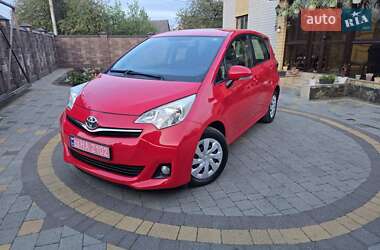 Минивэн Toyota Verso 2012 в 