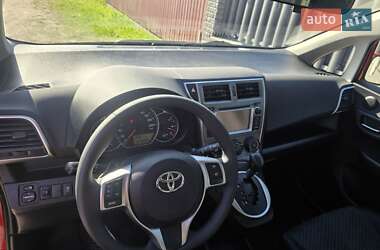 Минивэн Toyota Verso 2012 в 