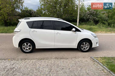 Минивэн Toyota Verso 2014 в 