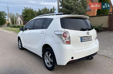 Минивэн Toyota Verso 2014 в 