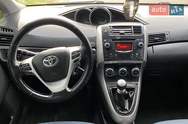 Минивэн Toyota Verso 2014 в 