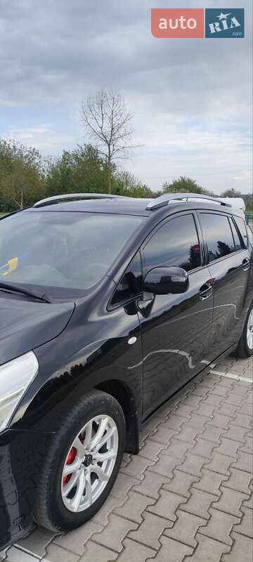 Минивэн Toyota Verso 2012 в Деражне