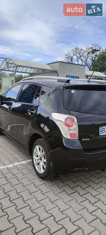 Минивэн Toyota Verso 2012 в Деражне