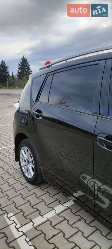 Минивэн Toyota Verso 2012 в Деражне