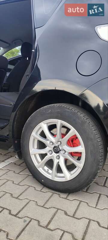 Минивэн Toyota Verso 2012 в Деражне