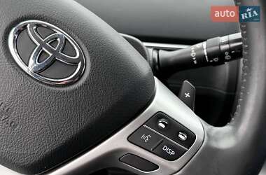 Минивэн Toyota Verso 2013 в 