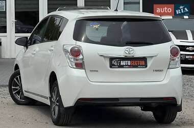 Минивэн Toyota Verso 2013 в 