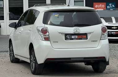 Минивэн Toyota Verso 2013 в 