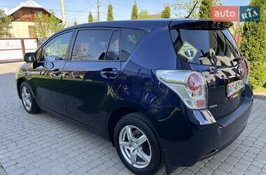 Минивэн Toyota Verso 2012 в 