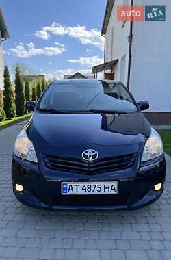 Минивэн Toyota Verso 2012 в 