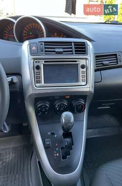 Минивэн Toyota Verso 2012 в 