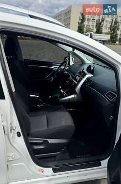 Минивэн Toyota Verso 2013 в 