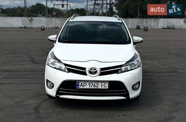 Минивэн Toyota Verso 2013 в 