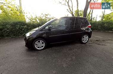 Минивэн Toyota Verso 2012 в 