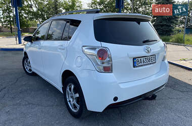 Минивэн Toyota Verso 2014 в 