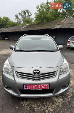 Минивэн Toyota Verso 2010 в Луцке