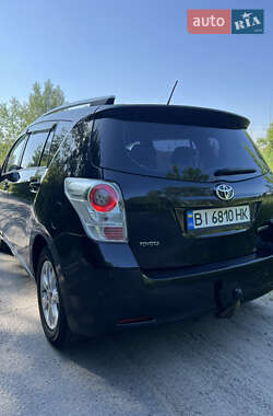 Минивэн Toyota Verso 2011 в 