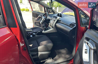 Мінівен Toyota Verso 2010 в 