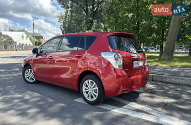 Мінівен Toyota Verso 2010 в 