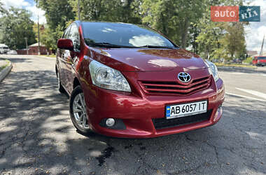 Мінівен Toyota Verso 2010 в 