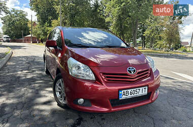 Мінівен Toyota Verso 2010 в 