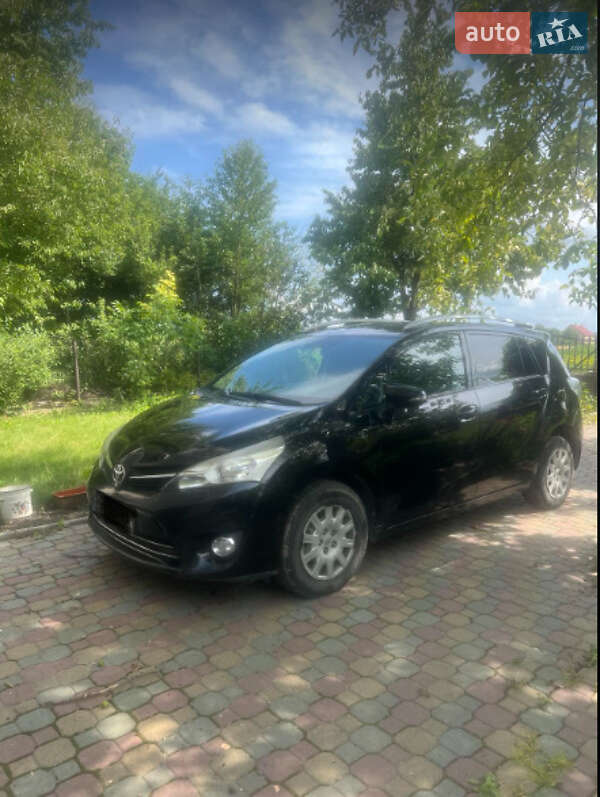 Мінівен Toyota Verso 2014 в Золочеві