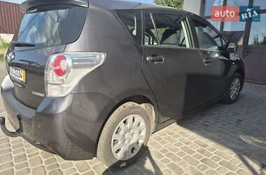Минивэн Toyota Verso 2010 в 