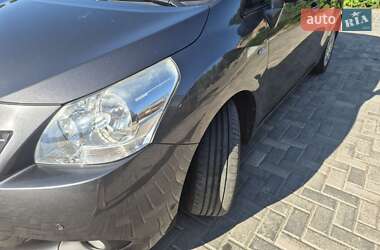 Минивэн Toyota Verso 2010 в 
